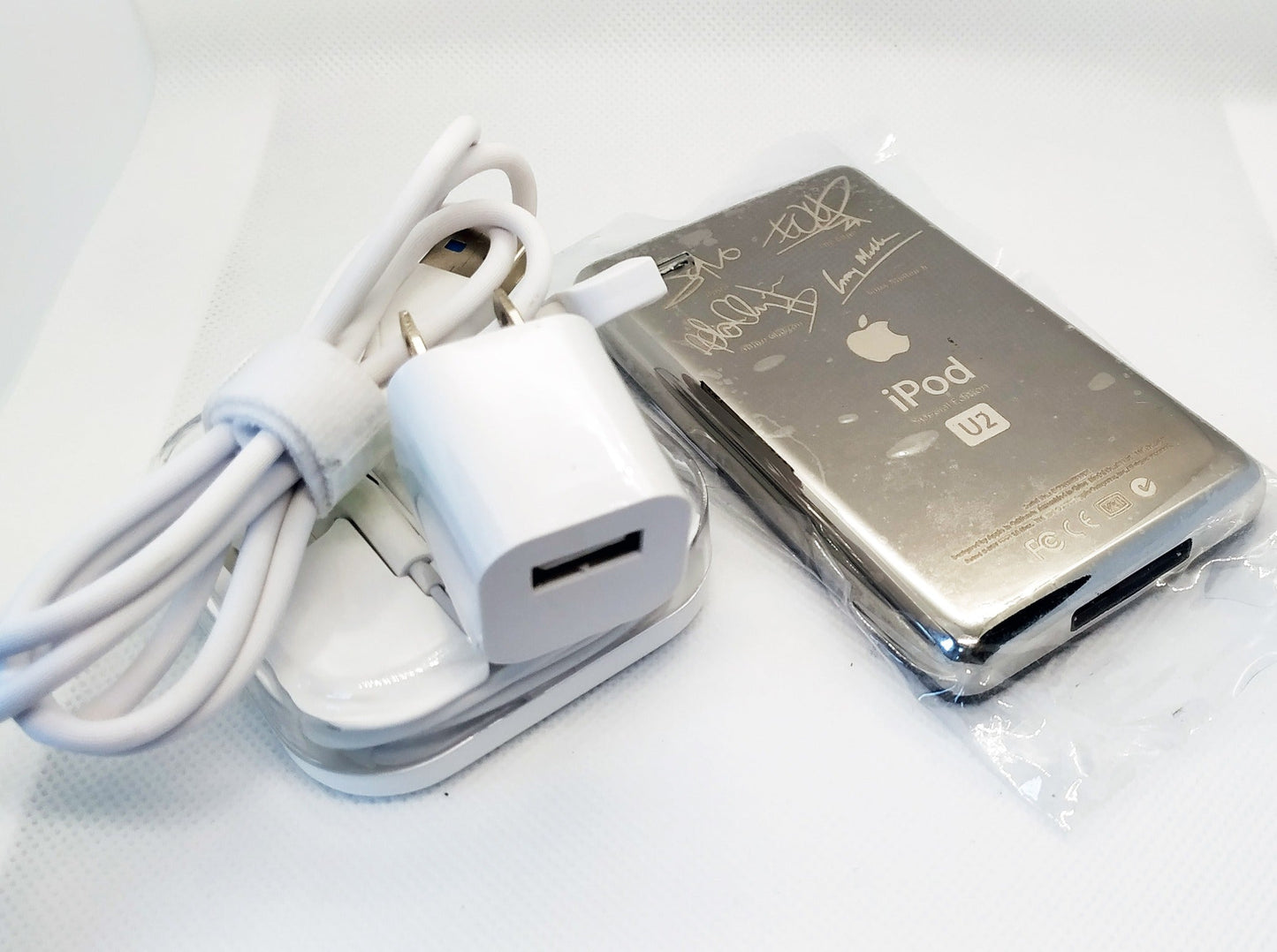 Apple iPod Classic 6th Generation U2 Version | 256GB | Brand New Battery 2500 mAh